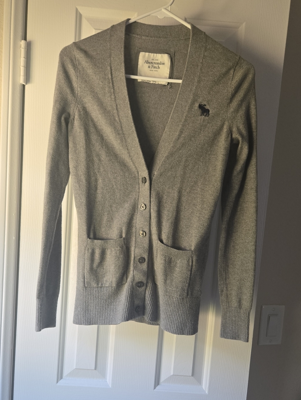 Abercrombie & Fitch Y2K Vinyage Cashmere  Button Cardigan-xs
